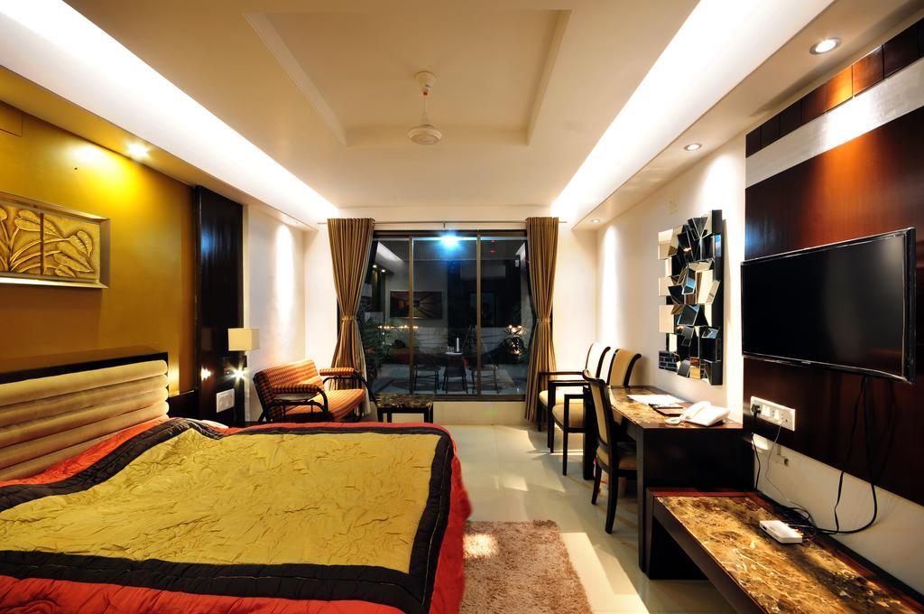 Hotel Surabhi Regency อานันด์ ห้อง รูปภาพ